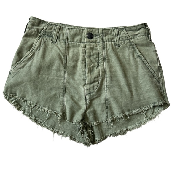 Free People Pants - Free People Distressed Boho Revival Cargo Shorts Women’s Size 6 100% Cotton